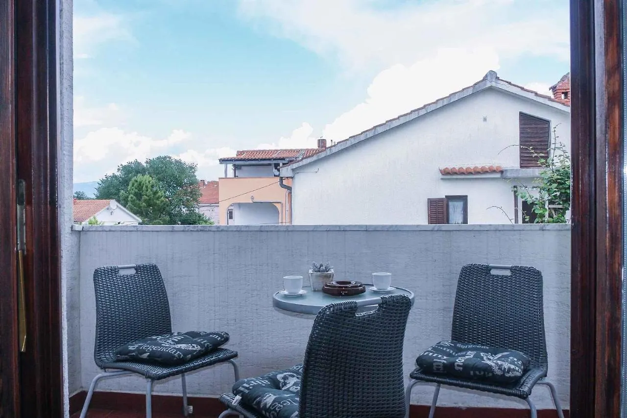 Apartments In Vantacici/Insel Krk 13154  ヴァンタシチ